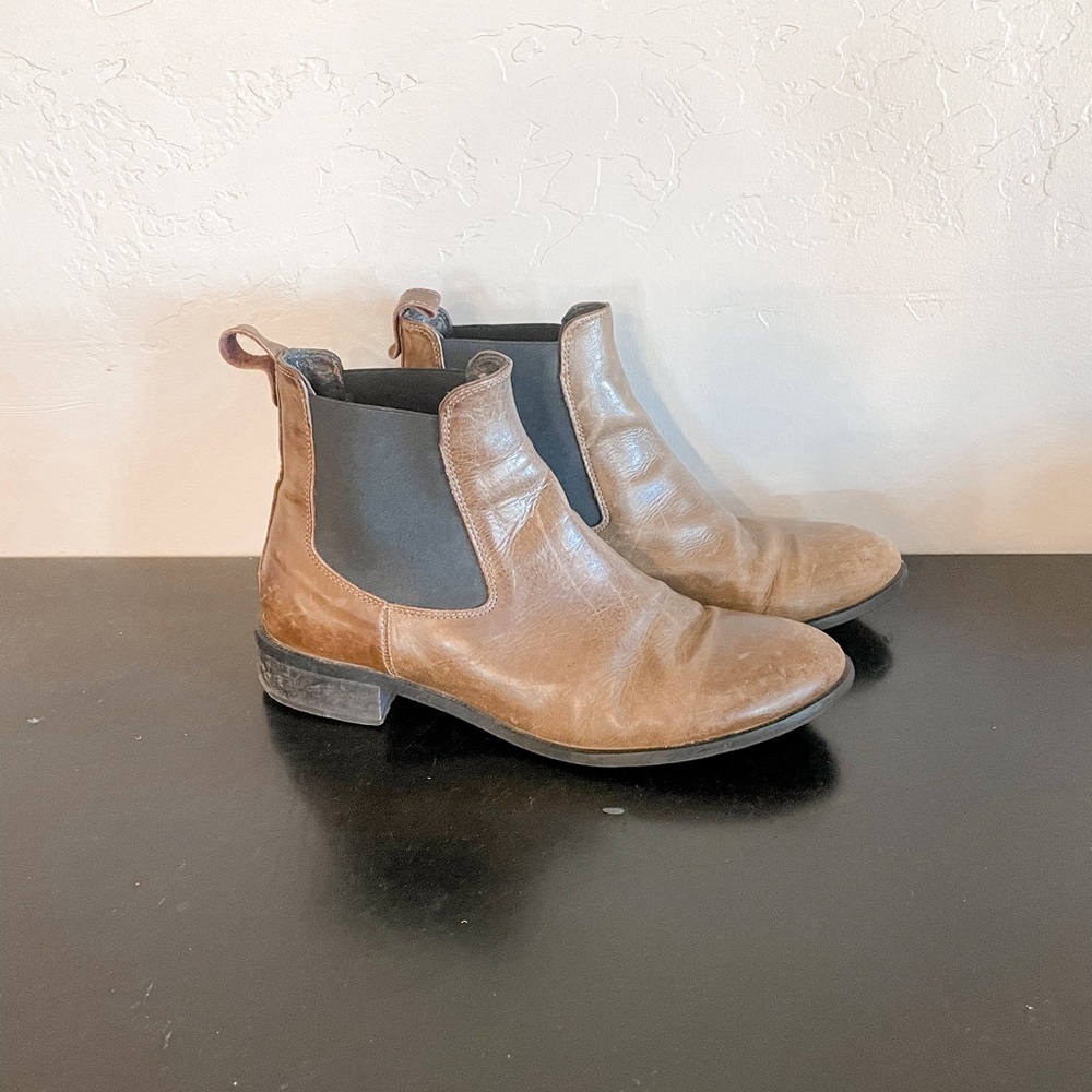 Coach and Four Isetta Chelsea Boot in Brown/Black